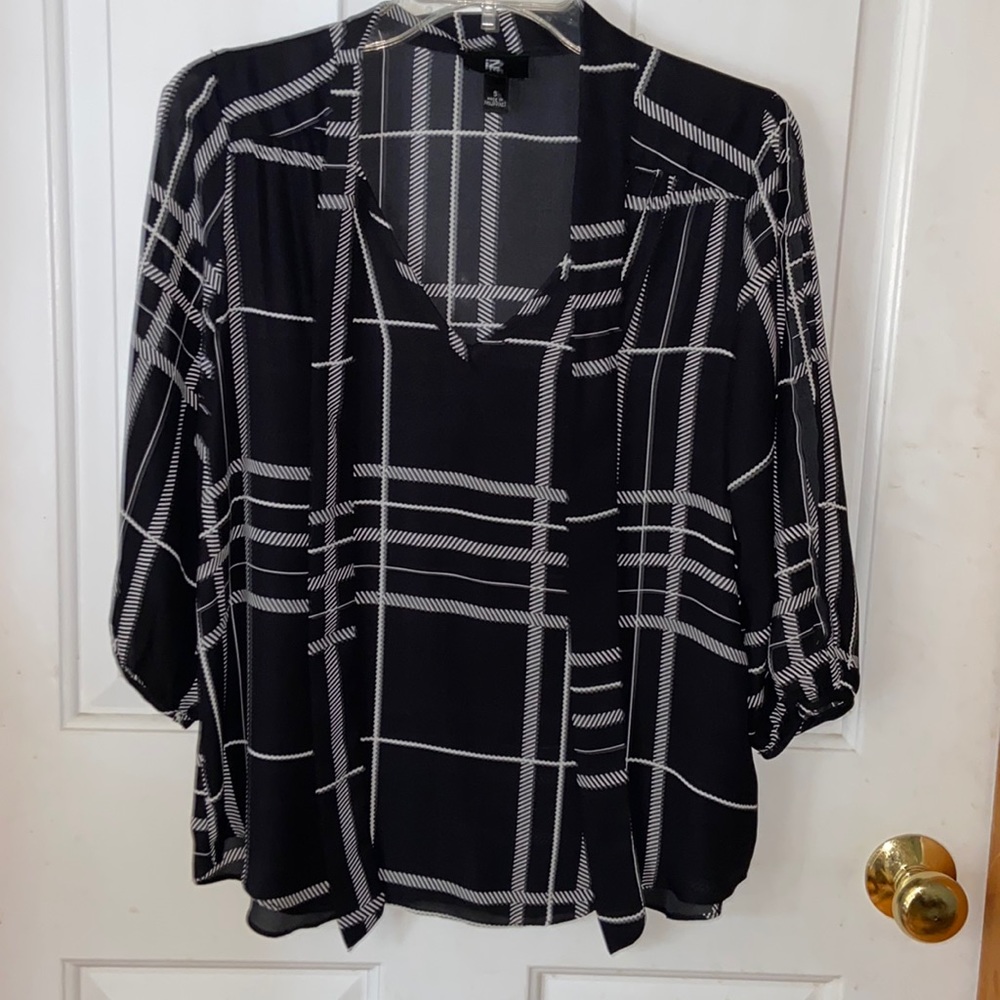 Women’s long sleeved blouse